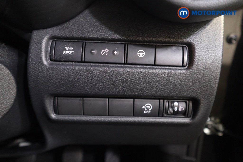 Nissan Juke Tekna Manual Petrol SUV - Stock Number (1554540) - 9th supplementary image