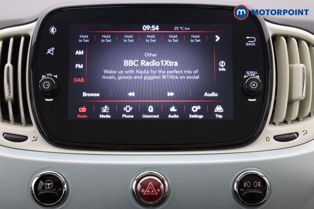 Fiat 500 TOP Manual Petrol-Electric Hybrid Hatchback - Stock Number (1555617) - 2nd supplementary image