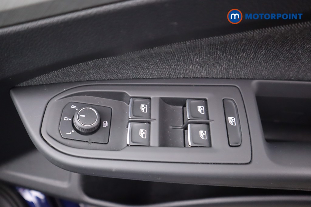 Volkswagen Golf Life Automatic Diesel Hatchback - Stock Number (1555627) - 5th supplementary image
