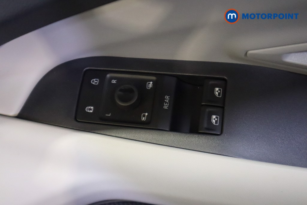 Ford Explorer Select Automatic Electric SUV - Stock Number (1555631) - 13th supplementary image