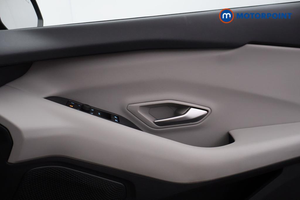 Ford Explorer Select Automatic Electric SUV - Stock Number (1555632) - 5th supplementary image