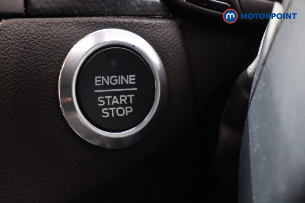 Ford Focus St-Line Edition Manual Petrol-Electric Hybrid Hatchback - Stock Number (1556089) - 14th supplementary image