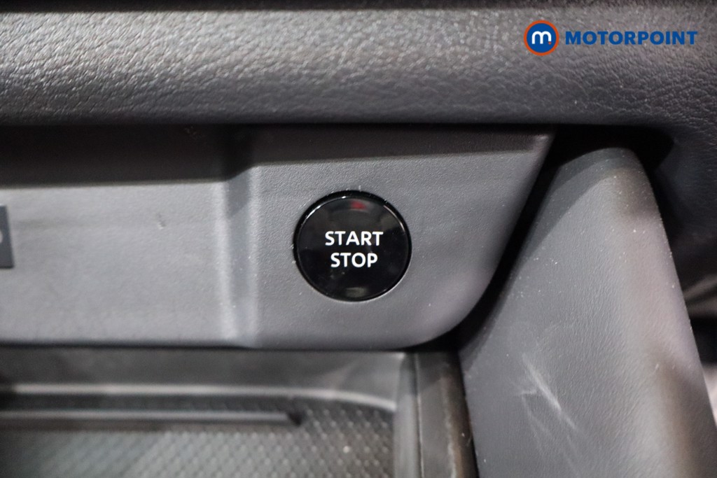 Nissan Qashqai N-Connecta Automatic Petrol-Electric Hybrid SUV - Stock Number (1556345) - 14th supplementary image