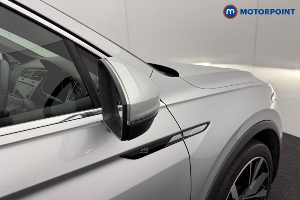 Volkswagen Tiguan R-Line Automatic Petrol SUV - Stock Number (1556374) - 19th supplementary image