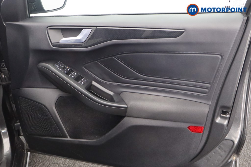Ford Focus St-Line Automatic Petrol-Electric Hybrid Hatchback - Stock Number (1556558) - 15th supplementary image