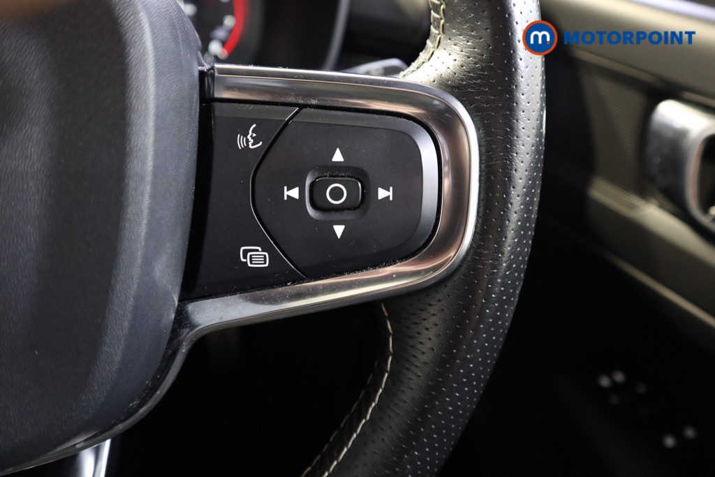 Volvo Xc40 R Design Manual Petrol SUV - Stock Number (1554295) - 4th supplementary image