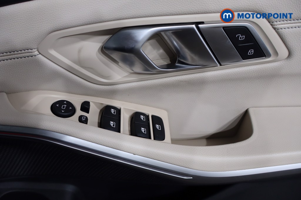 BMW 3 Series Sport Pro Automatic Petrol Plug-In Hybrid Saloon - Stock Number (1555580) - 21st supplementary image