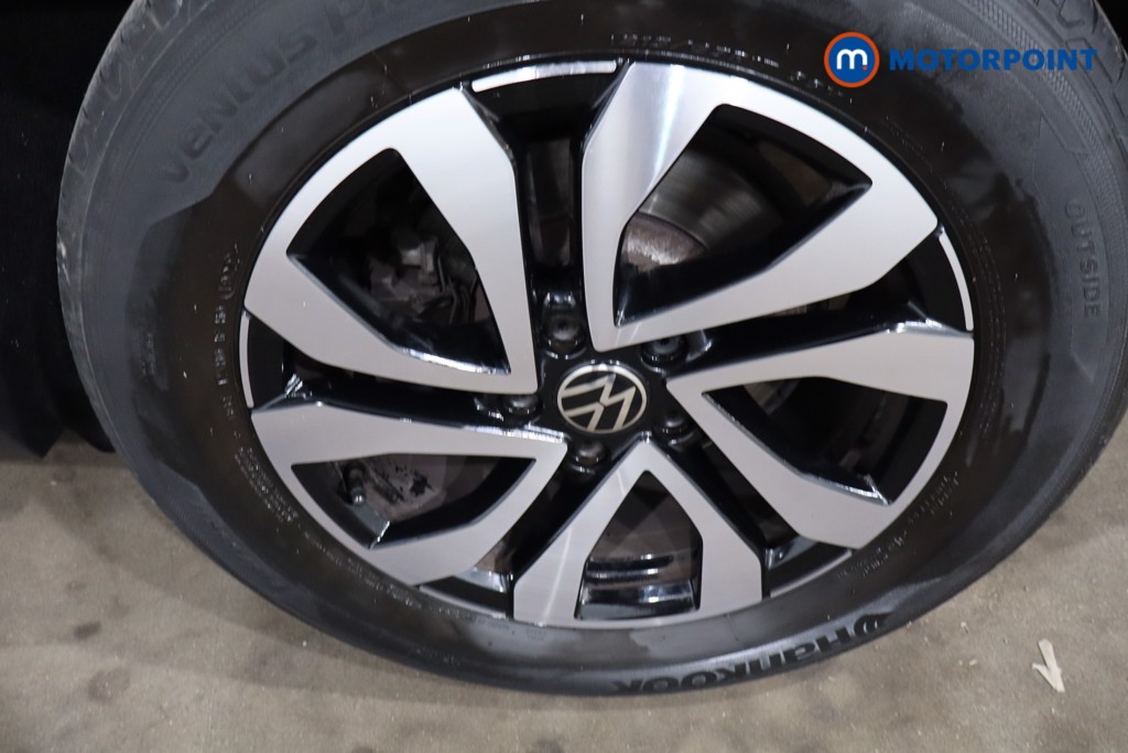 Volkswagen Tiguan Active Manual Petrol SUV - Stock Number (1555620) - 11th supplementary image