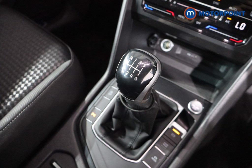 Volkswagen Tiguan Active Manual Petrol SUV - Stock Number (1555620) - 14th supplementary image