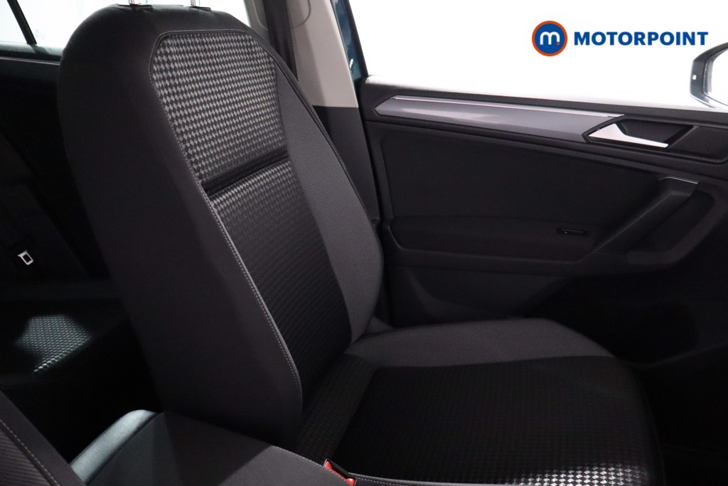 Volkswagen Tiguan Active Manual Petrol SUV - Stock Number (1555620) - 21st supplementary image