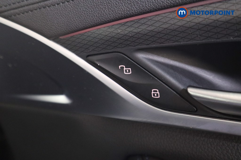 BMW 5 Series M Sport Automatic Petrol Plug-In Hybrid Estate - Stock Number (1555686) - 11th supplementary image