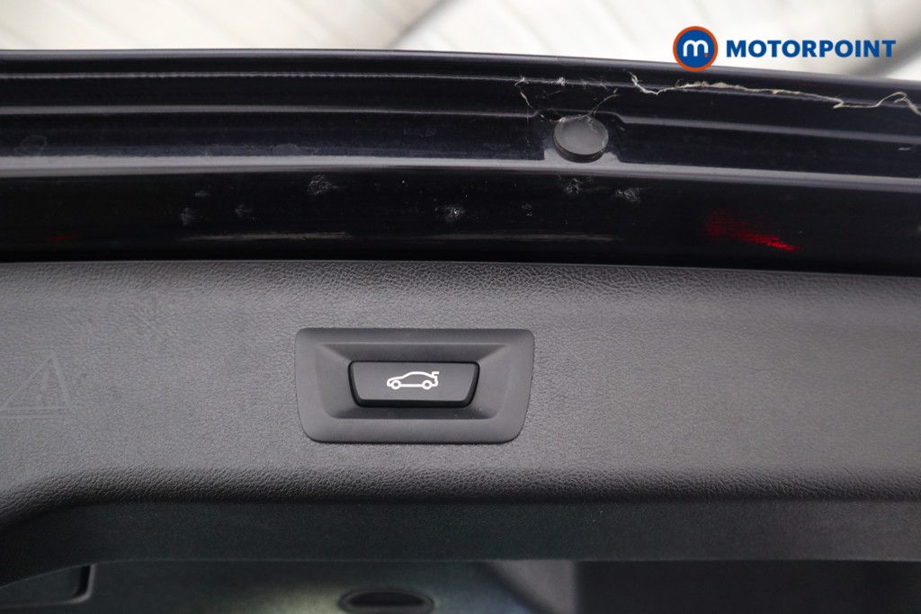 BMW 5 Series M Sport Automatic Petrol Plug-In Hybrid Estate - Stock Number (1555686) - 18th supplementary image