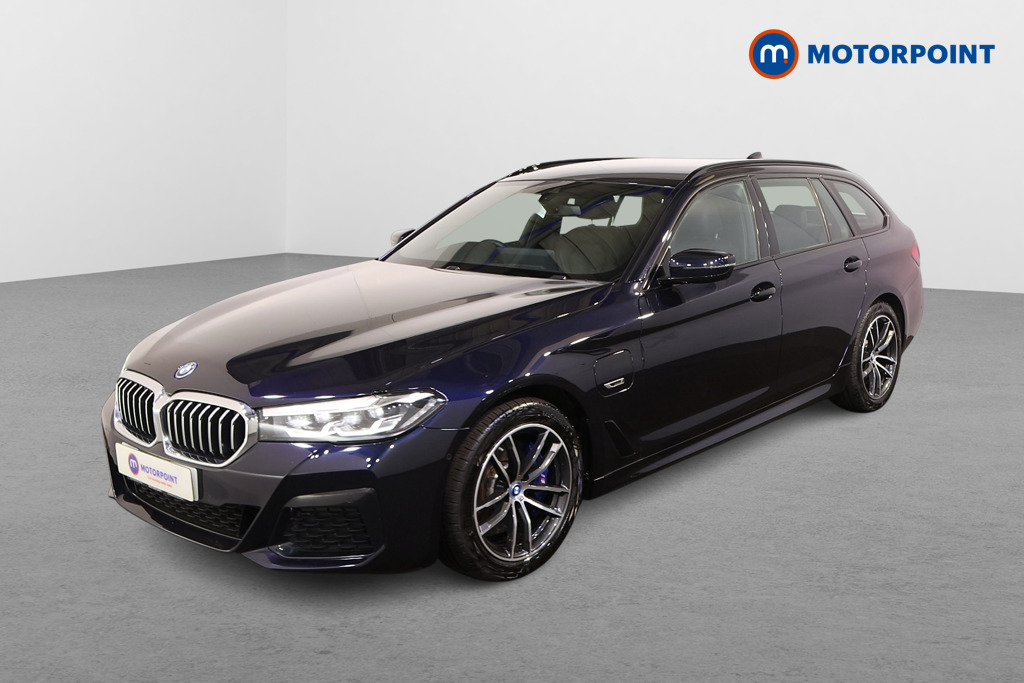 BMW 5 Series M Sport Automatic Petrol Plug-In Hybrid Estate - Stock Number (1555686) - Passenger side front corner