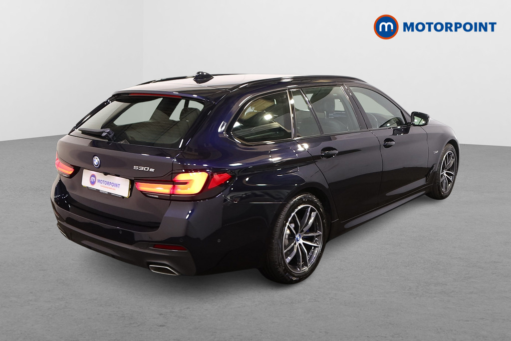 BMW 5 Series M Sport Automatic Petrol Plug-In Hybrid Estate - Stock Number (1555686) - Drivers side rear corner