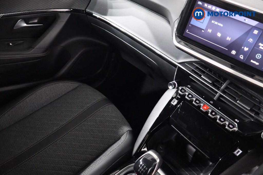 Peugeot 2008 Allure Manual Petrol SUV - Stock Number (1556191) - 16th supplementary image