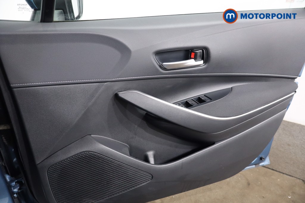 Toyota Corolla Design Automatic Petrol-Electric Hybrid Estate - Stock Number (1556569) - 21st supplementary image