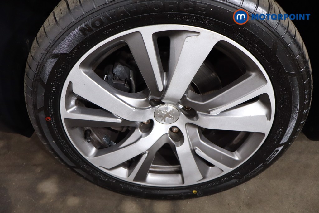 Peugeot 2008 Allure Premium Manual Petrol SUV - Stock Number (1543581) - 9th supplementary image