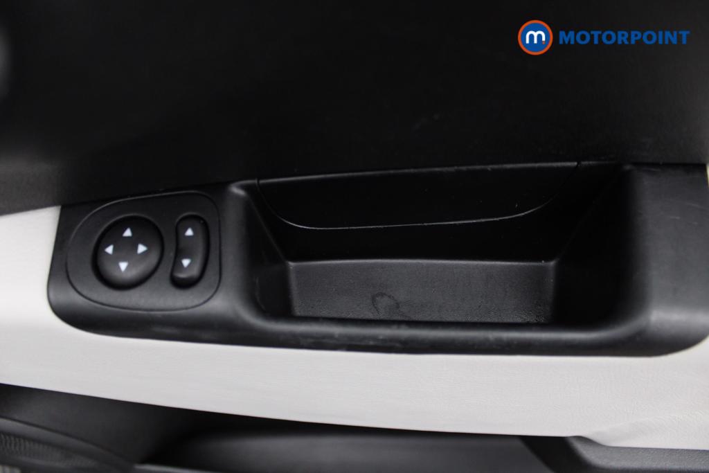 Fiat 500 Dolcevita Manual Petrol-Electric Hybrid Hatchback - Stock Number (1543131) - 16th supplementary image