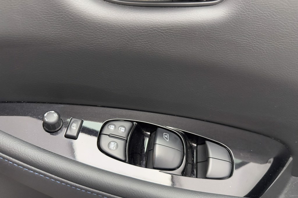 Nissan Leaf N-Connecta Automatic Electric Hatchback - Stock Number (1546519) - 19th supplementary image