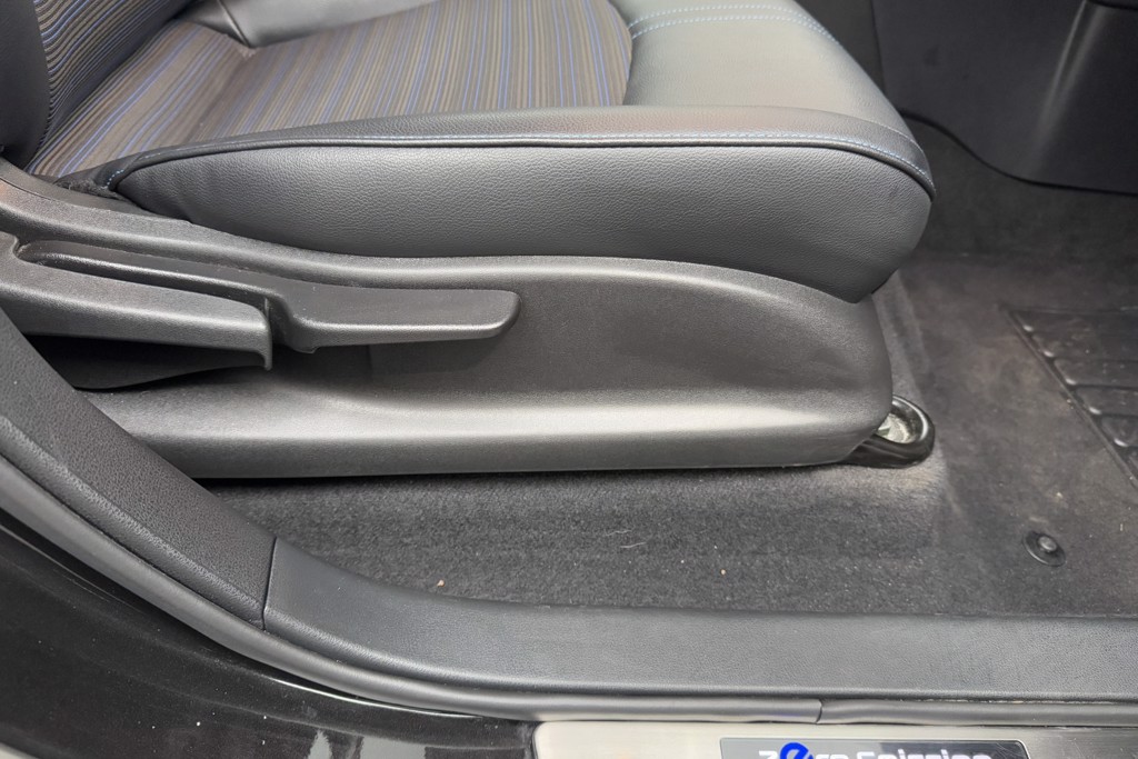 Nissan Leaf N-Connecta Automatic Electric Hatchback - Stock Number (1546519) - 20th supplementary image
