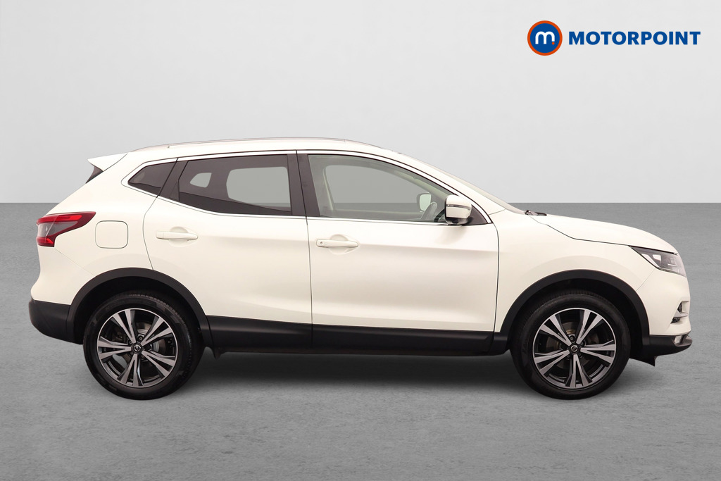 Nissan Qashqai N-Connecta Manual Petrol SUV - Stock Number (1549509) - Drivers side
