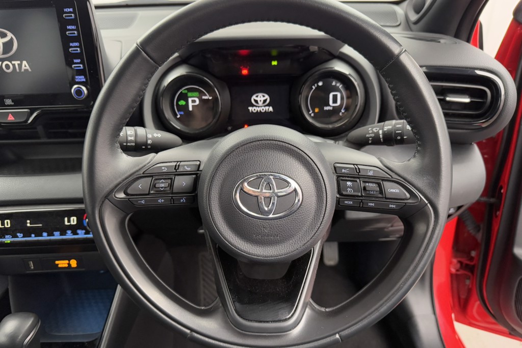 Toyota Yaris Launch Edition Automatic Petrol-Electric Hybrid Hatchback - Stock Number (1550217) - 3rd supplementary image