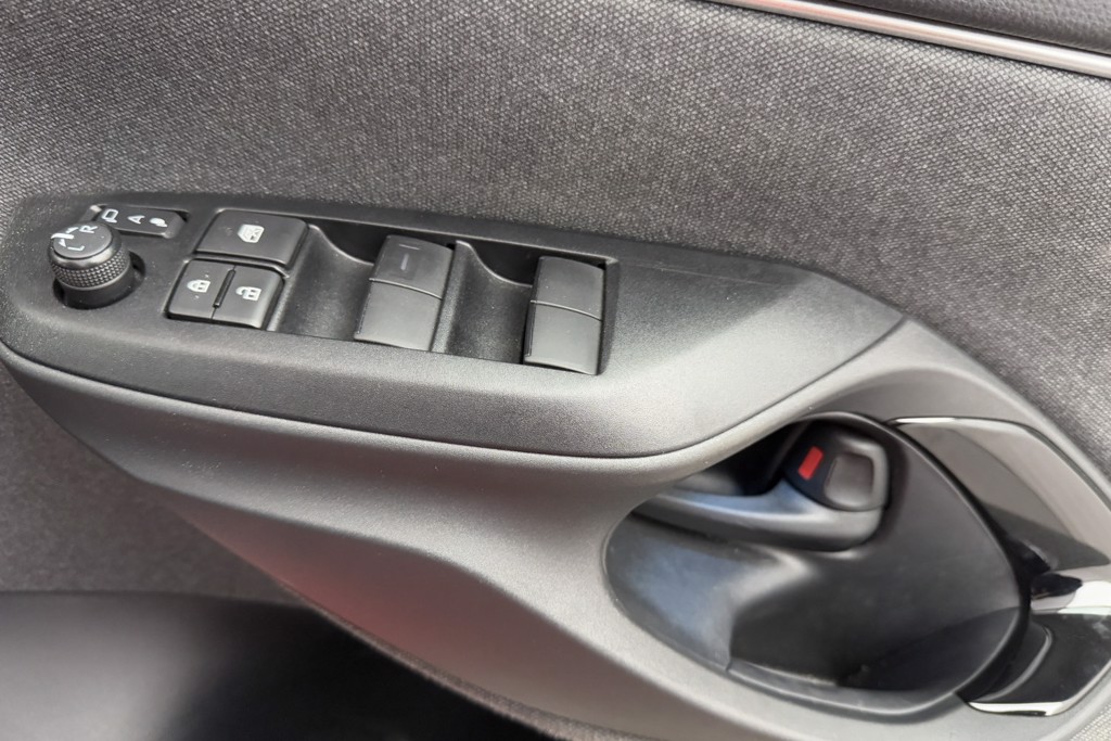 Toyota Yaris Launch Edition Automatic Petrol-Electric Hybrid Hatchback - Stock Number (1550217) - 16th supplementary image