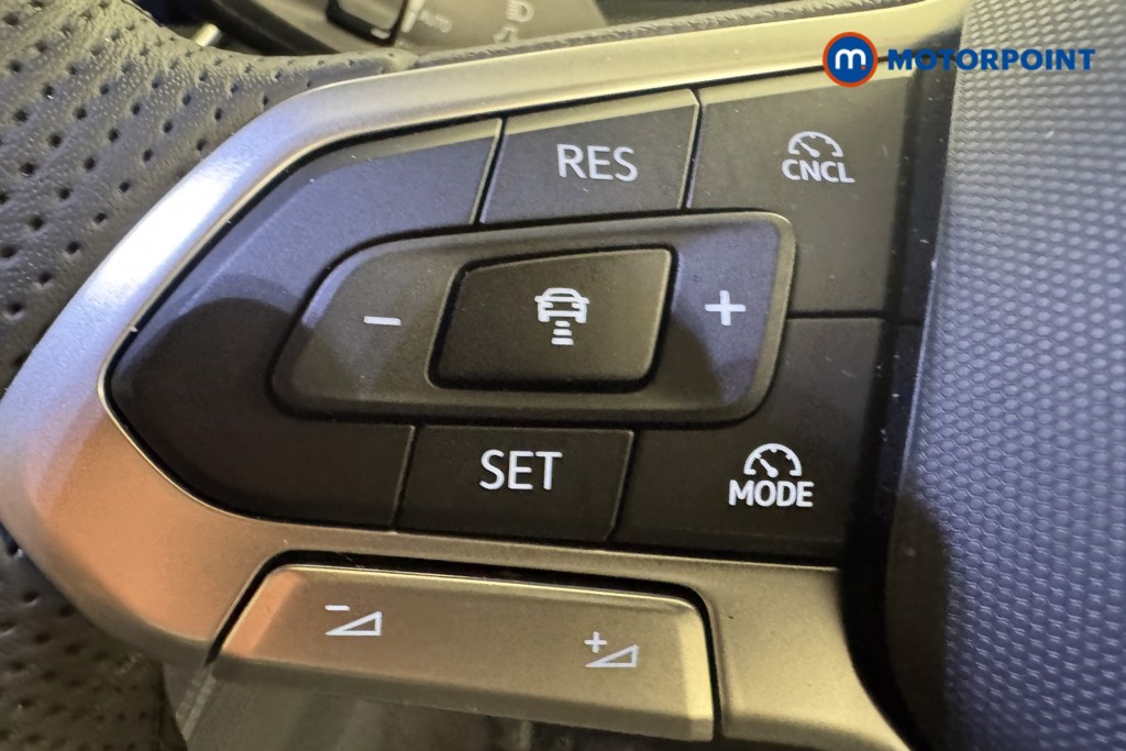 Volkswagen Tiguan R-Line Automatic Diesel SUV - Stock Number (1550994) - 13th supplementary image