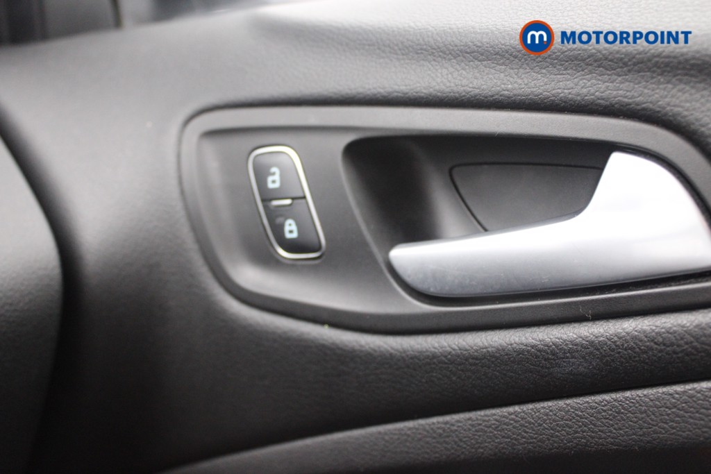 Ford Kuga St-Line Manual Petrol SUV - Stock Number (1551070) - 16th supplementary image