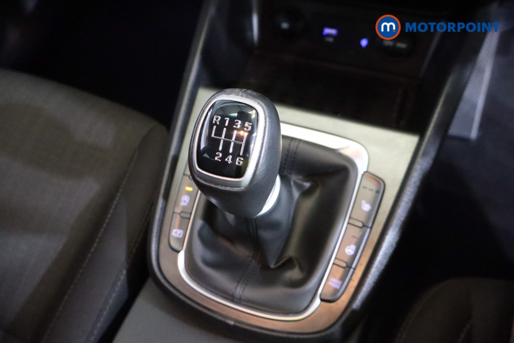 Hyundai Kona Premium Manual Petrol-Electric Hybrid SUV - Stock Number (1551152) - 7th supplementary image