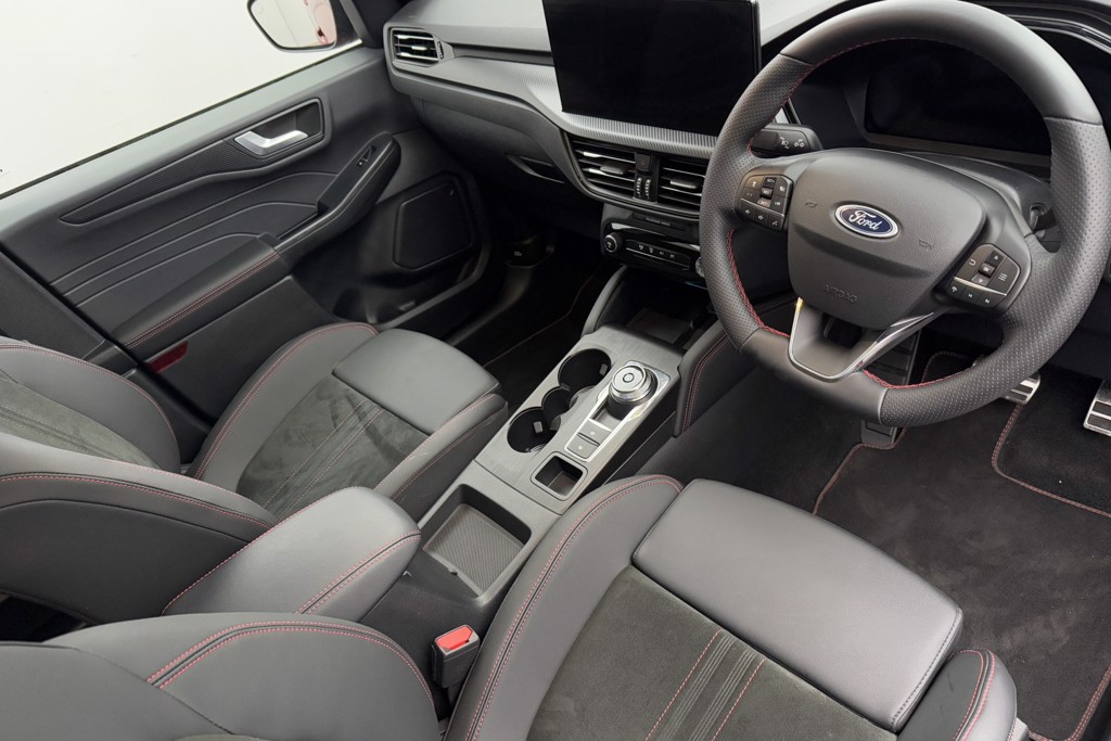 Ford Kuga St-Line Automatic Petrol Plug-In Hybrid SUV - Stock Number (1552130) - 1st supplementary image