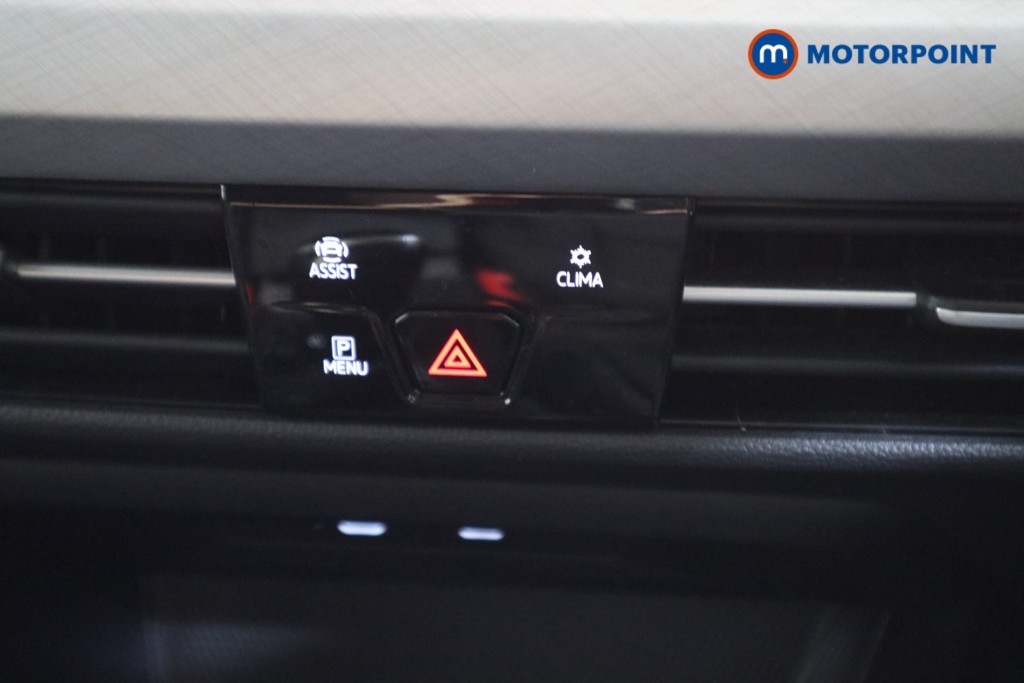 Volkswagen Golf Life Manual Petrol Hatchback - Stock Number (1552231) - 7th supplementary image