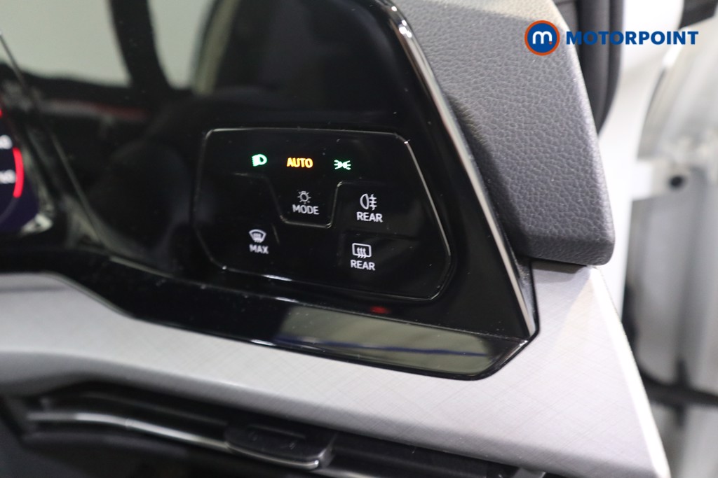 Volkswagen Golf Life Manual Petrol Hatchback - Stock Number (1552231) - 9th supplementary image