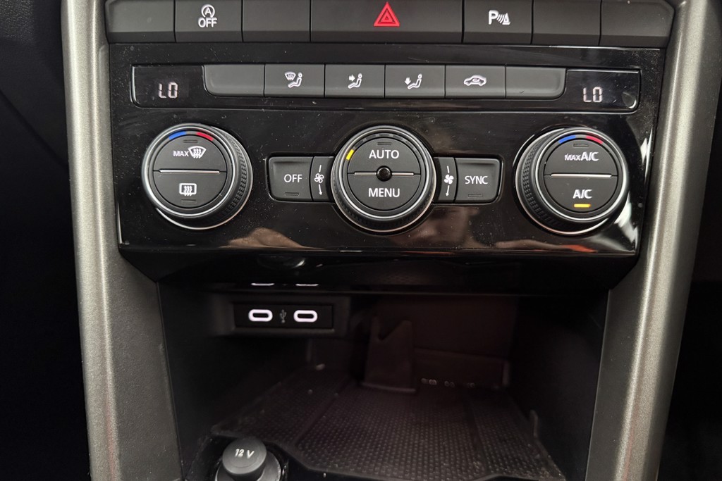 Volkswagen T-Roc Design Automatic Petrol SUV - Stock Number (1552264) - 12th supplementary image