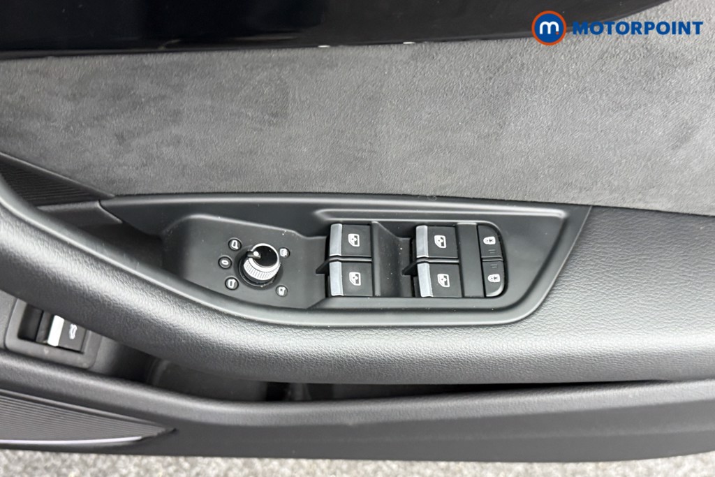 Audi A4 Black Edition Automatic Petrol Estate - Stock Number (1552368) - 14th supplementary image