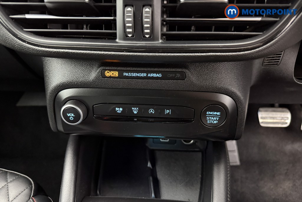 Ford Focus St-Line Vignale Automatic Diesel Hatchback - Stock Number (1552635) - 10th supplementary image