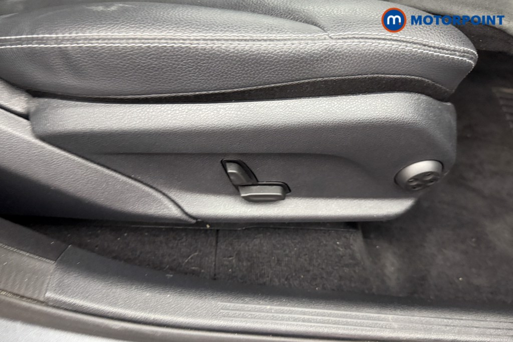 Mercedes-Benz GLC Amg Line Automatic Petrol SUV - Stock Number (1552769) - 19th supplementary image