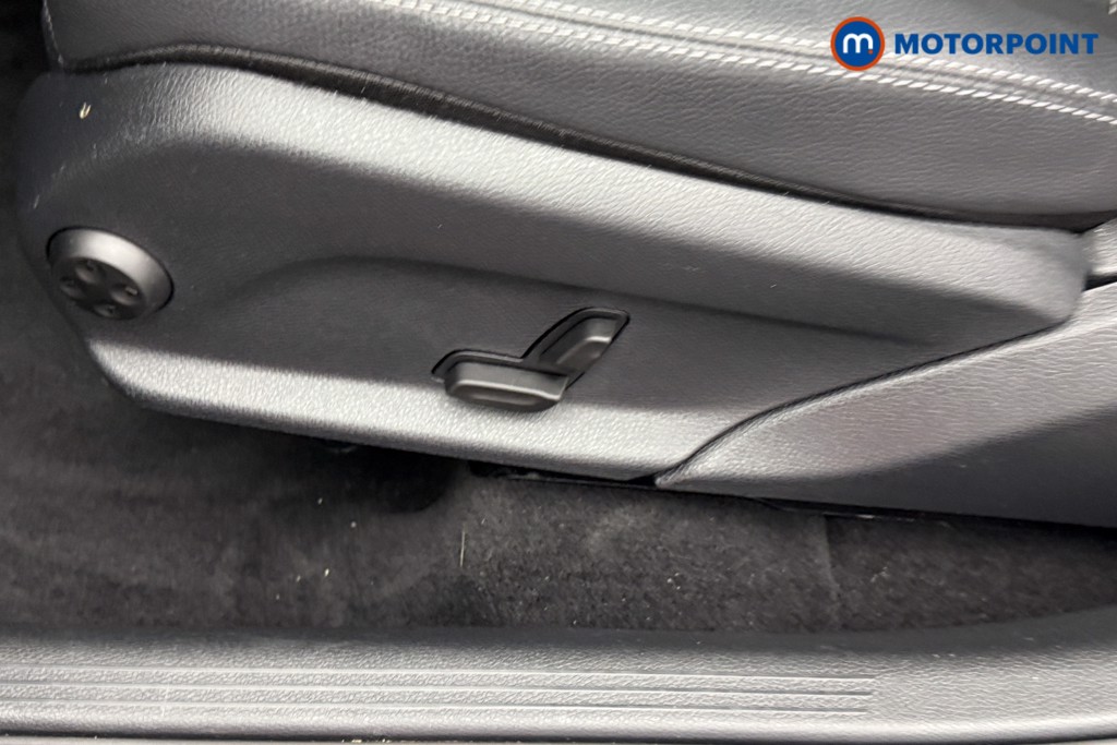 Mercedes-Benz GLC Amg Line Automatic Petrol SUV - Stock Number (1552769) - 25th supplementary image