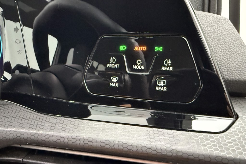 Volkswagen Golf GTE Automatic Petrol Plug-In Hybrid Hatchback - Stock Number (1552928) - 18th supplementary image
