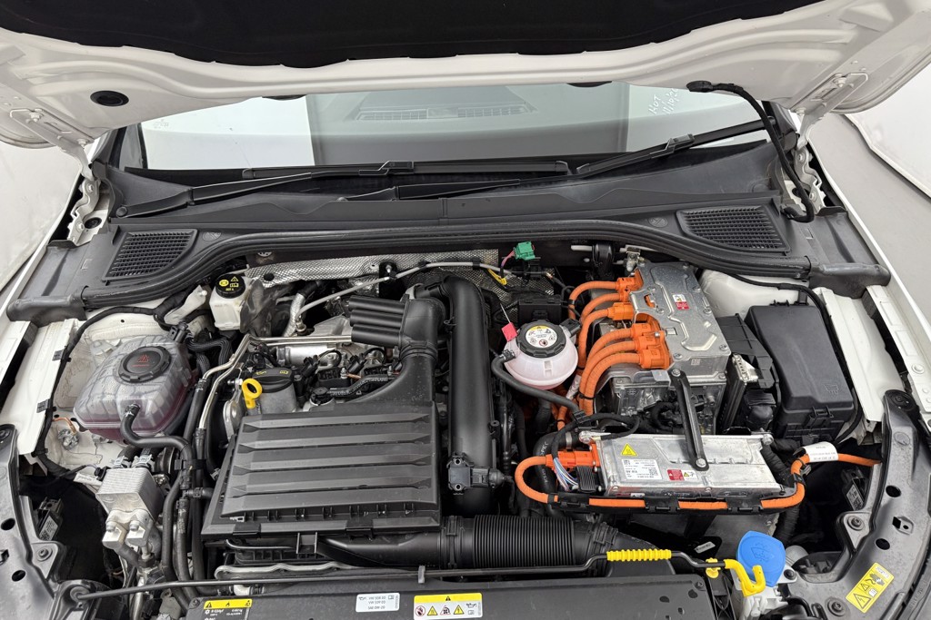 Volkswagen Golf GTE Automatic Petrol Plug-In Hybrid Hatchback - Stock Number (1552928) - 35th supplementary image