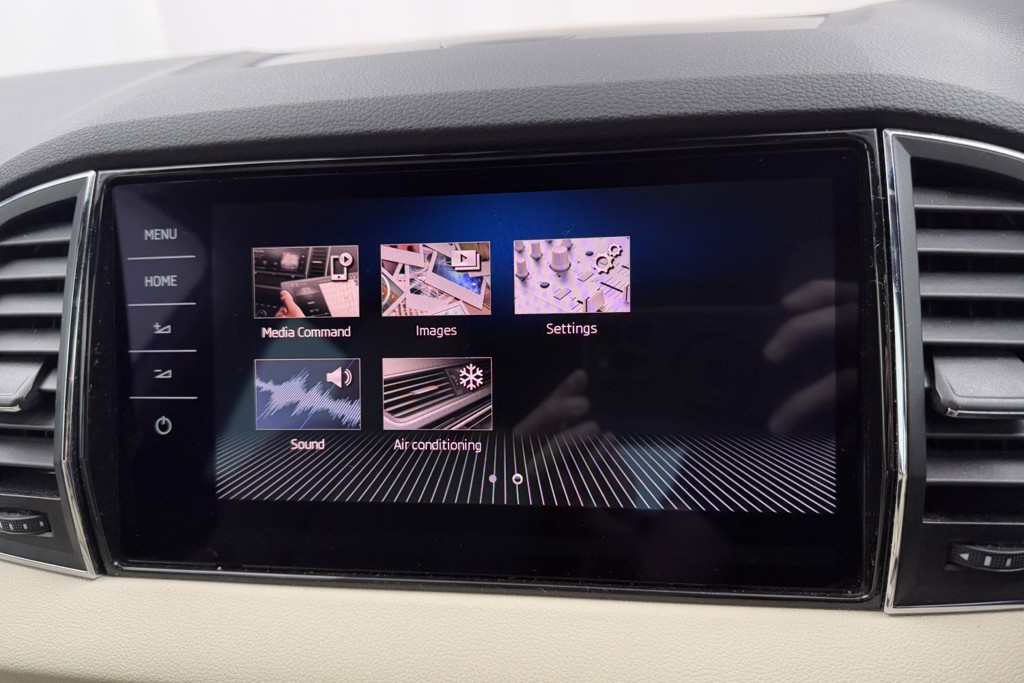 Skoda Karoq Edition Automatic Petrol SUV - Stock Number (1552977) - 9th supplementary image