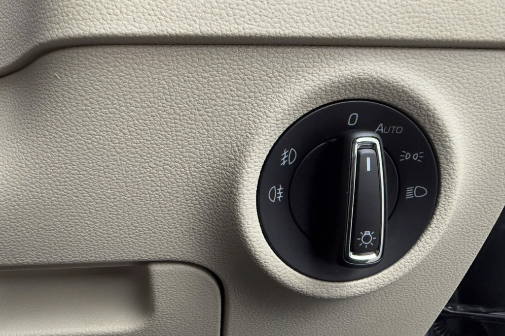 Skoda Karoq Edition Automatic Petrol SUV - Stock Number (1552977) - 19th supplementary image