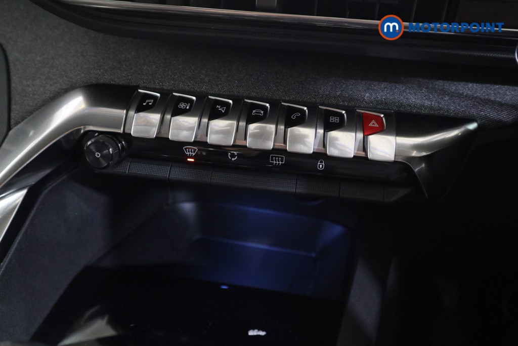 Peugeot 3008 Allure Manual Petrol SUV - Stock Number (1553136) - 7th supplementary image