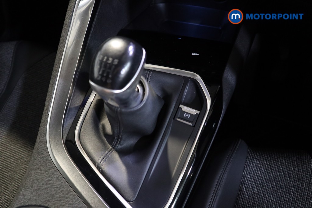 Peugeot 3008 Allure Manual Petrol SUV - Stock Number (1553136) - 8th supplementary image