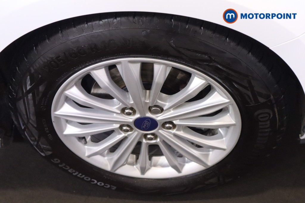 Ford Focus Titanium Manual Petrol Hatchback - Stock Number (1553150) - 11th supplementary image