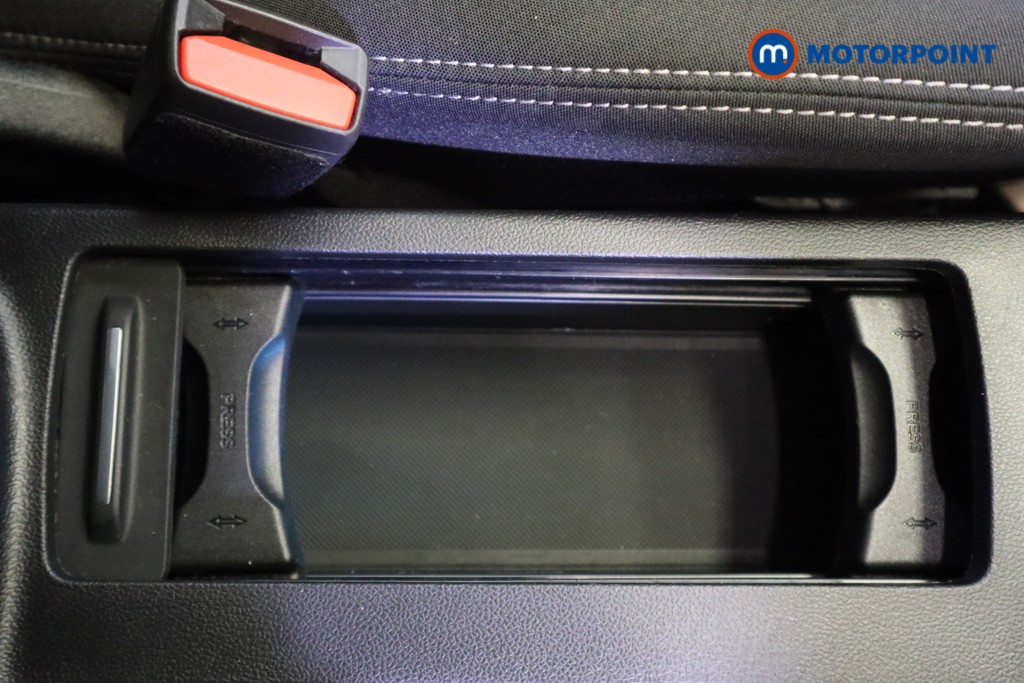 Ford Focus Titanium Manual Petrol Hatchback - Stock Number (1553150) - 24th supplementary image