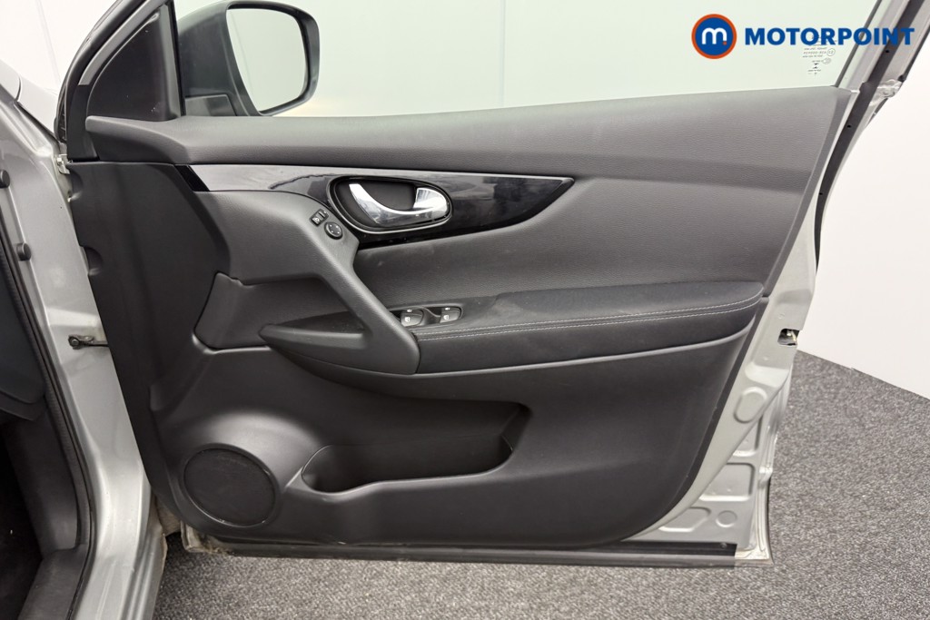 Nissan Qashqai Acenta Premium Automatic Petrol SUV - Stock Number (1553642) - 15th supplementary image