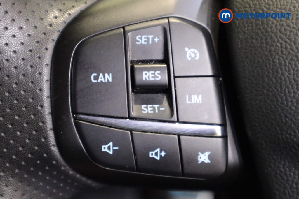 Ford Focus St-Line Vignale Manual Petrol-Electric Hybrid Hatchback - Stock Number (1553908) - 15th supplementary image