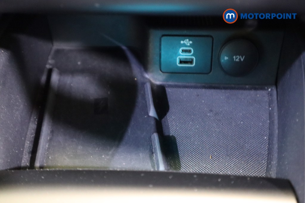 Ford Focus St-Line Vignale Manual Petrol-Electric Hybrid Hatchback - Stock Number (1553908) - 20th supplementary image