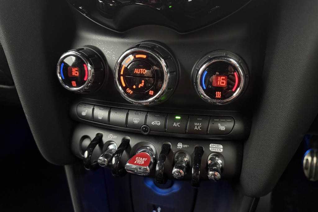 Mini Hatchback Cooper Sport Manual Petrol Hatchback - Stock Number (1554301) - 12th supplementary image
